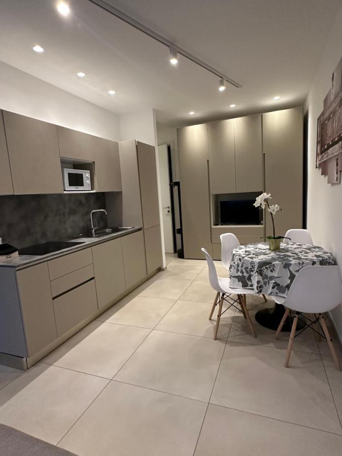 Apartments Ennio Top Class Bari Exterior photo