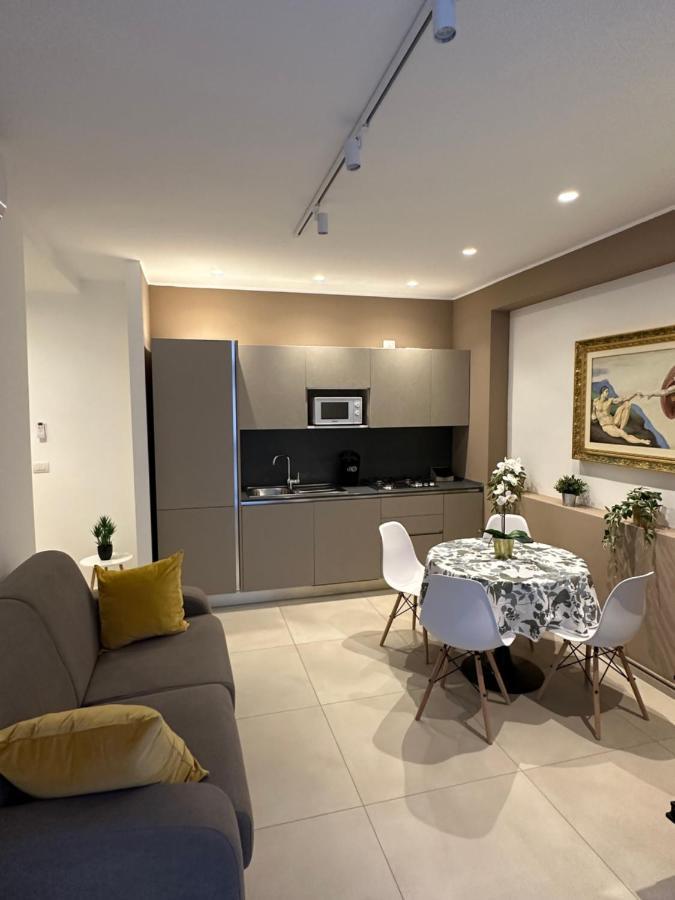 Apartments Ennio Top Class Bari Exterior photo